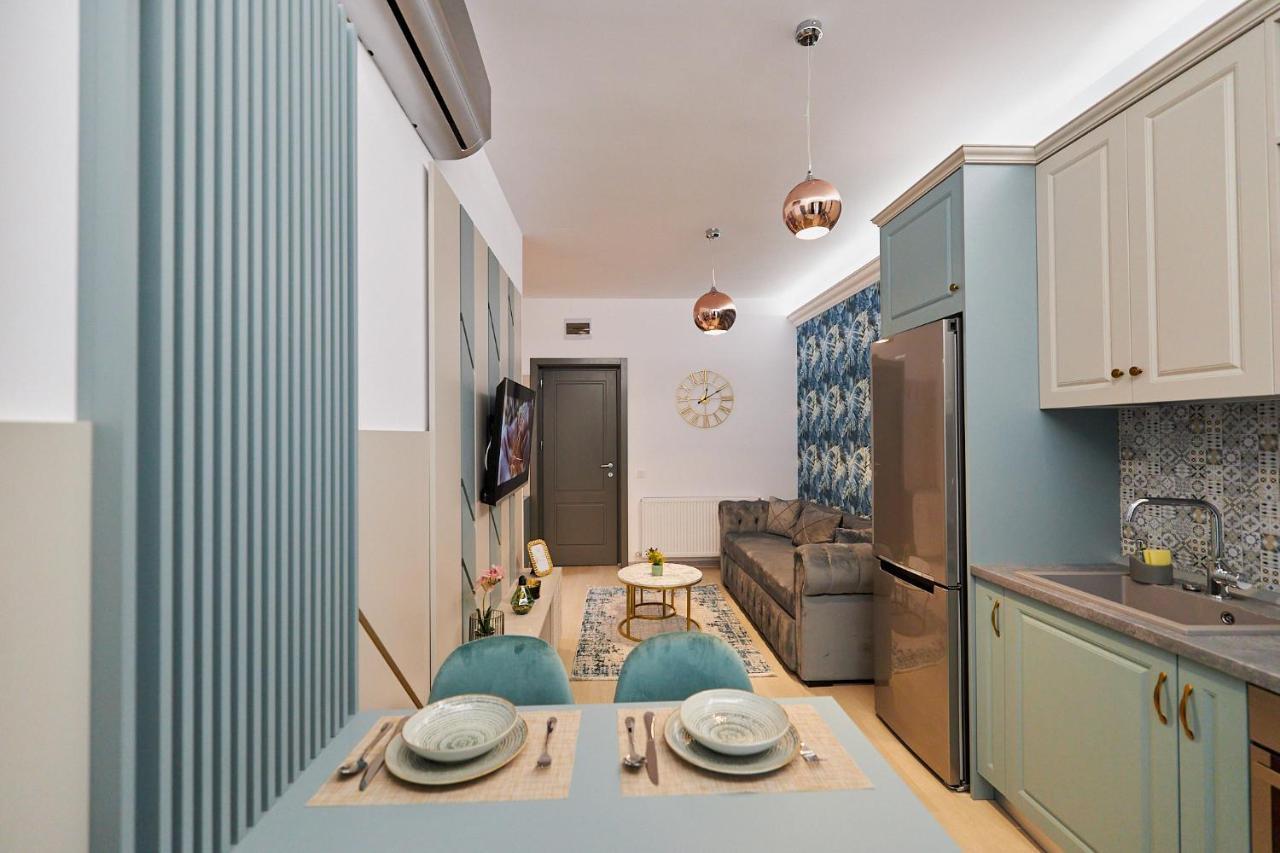Uptown Apartment *